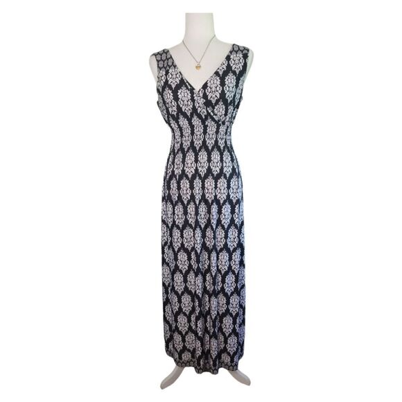 Milano Dresses & Skirts - Milano Maxi Dress Sleeveless Floral Print Black and White Size Medium